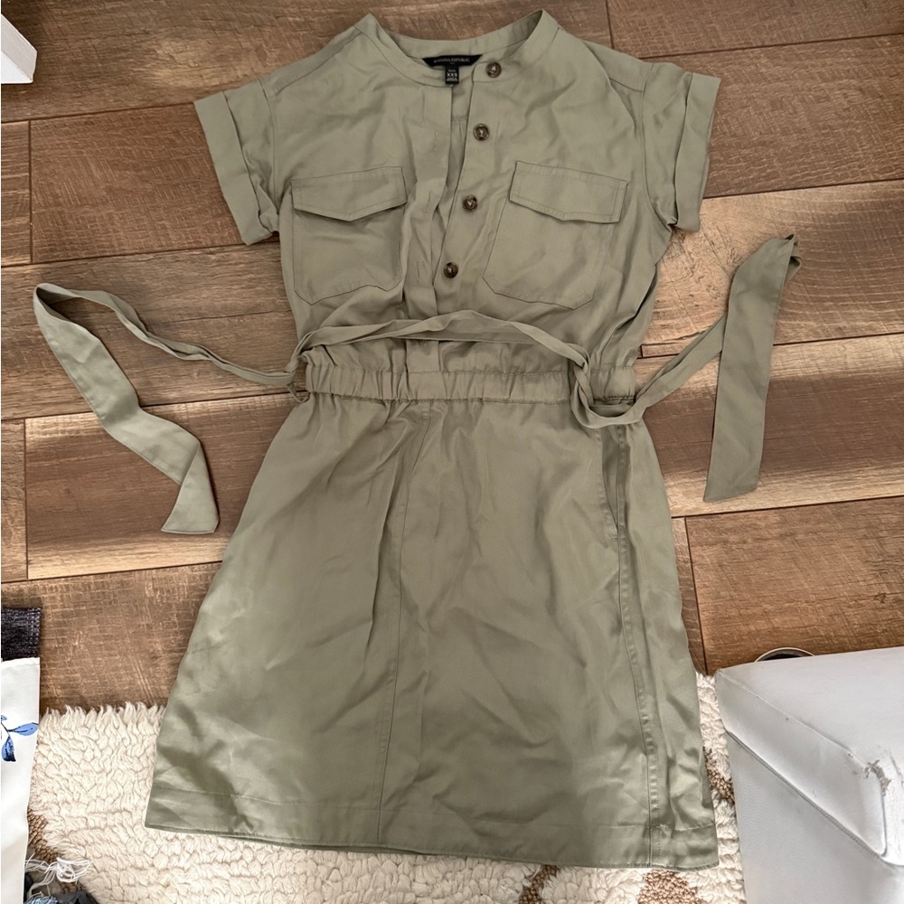 Banana Republic Green Raglan Short Sleeve Midi Dress